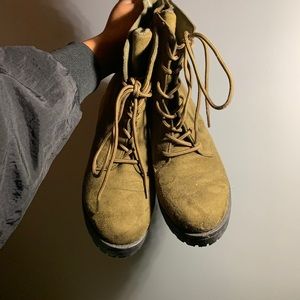 Olive green combat boots (suede feel)